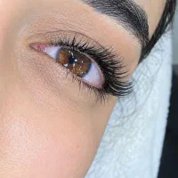 کاشت مژه
