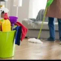 خانم جهت خانه داری و نظافت منزل