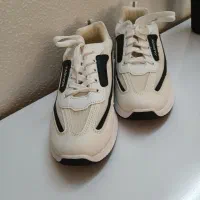 دوعدد کفش اسپرت خارجی|کیف، کفش، کمربند|شاهینشهر, عطار|دیوار