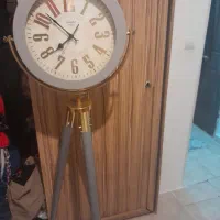 ساعت ایستاده