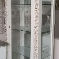 ویترین ظرف سفید طلایی