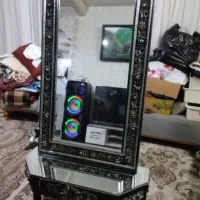 میز و آینه