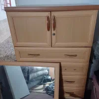 دراور و آینه بزرگ