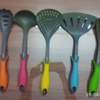 سرویس کفگیروملاقه آشپزخانه