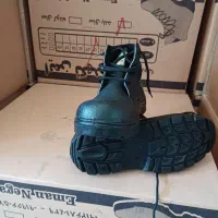 کفش ایمنی نگهدار|کیف، کفش، کمربند|بشاریات, |دیوار