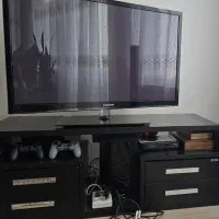 تلویزیون سامسونگ با میز