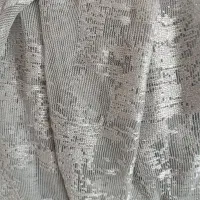 پنج متر پرده ی آماده در حد نو .