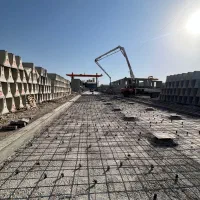 بتن ریزی با ماله پروانه و تراز لیزری