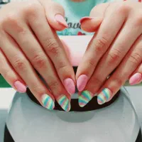 کاشت ناخن فقط هزینه مواد
