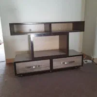 یک عدد میز تلویزیون دو عدد میز شیشه ای چرخ دار