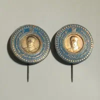 جفت سنجاق سینه یادبود قدیمی