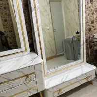 آیینه و کنسول