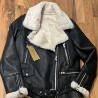 کت چرم زنانه