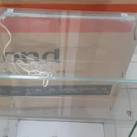 ویترین شیشه ای