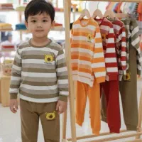 فروشنده پوشاک بچه گانه خانم وآقانیازمندیم