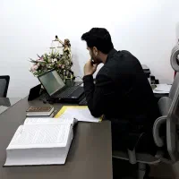 وکیل پایه یک دادگستری با۱۲ سال سابقه وکالت درخشان