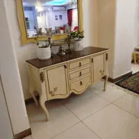 آیینه و کنسول