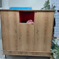 کمد بزرگ ۳درب ویترین دار ۳ کشو پایین