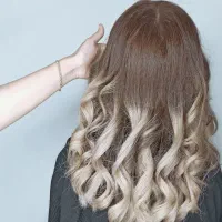 رنگ و لایت تخصصی|خدمات آرایشگری و زیبایی|قم, در بهشت|دیوار
