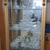 ویترین چوبی طلایی