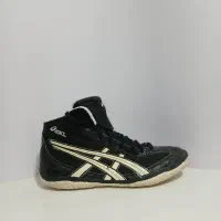 کفش فوتبال/کشتی/بسکتبال کتونی اورجینال استوک|کیف، کفش، کمربند|شاهینشهر, فردوسی|دیوار