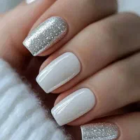 خدمات کاشت ناخن با متریال درجه 1