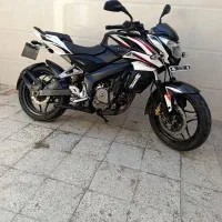 موتور آن اس 200