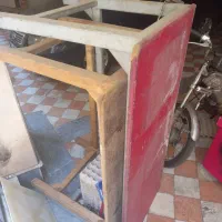 دوتا میز چوبی محکم مناسب برای بساط