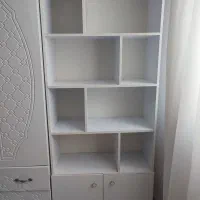 کتابخانه ایستاده