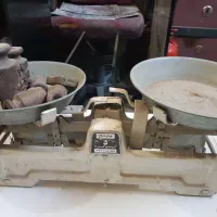 ترازوی قدیمی