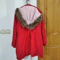 کاپشن داخلش ببعی زمستانی رنگ قرمز گوجه ای|لباس|اصفهان, خانه اصفهان|دیوار