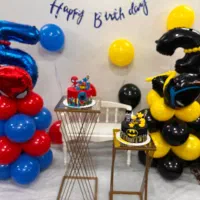 بوکت ، بادکنک بتمن و مرد عنکبوتی