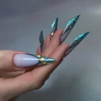 خدمات و آموزش تخصصی کاشت ناخن ولیعصر