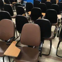 صندلی دانشجویی