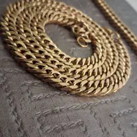 گردنبند و دست بند