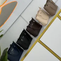 کیف فندی|کیف، کفش، کمربند|شیراز, بعثت|دیوار