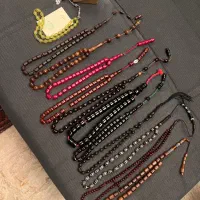 تعدادی تسبیح شاه مقصود ، کشکول و سندلوس کلکسیونی