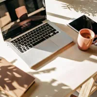 استخدام منشی غیرحضوری