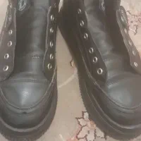 یک جفت کتونی دخترانه