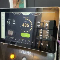 اپراتور لیزر خانم برای مطب ولیعصر