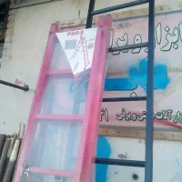 نردبان فلزی وتاشو