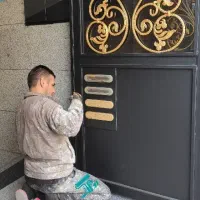 نقاش ساختمان دری حیاط نرده راه پله