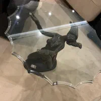 میز مجسمه‌ ای خاص و کلکسیونی