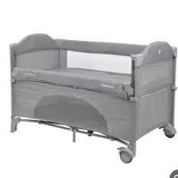 گهواره کنار مادر