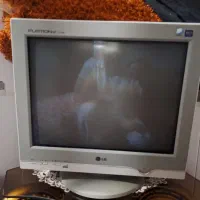 مانیتور در حد نو
