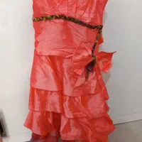 مقداری لباس درحدنونو|لباس|شیراز, مسلم|دیوار