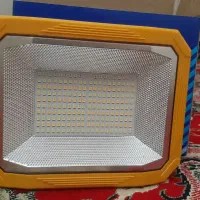 پرژکتور شارژی با پنل خورشیدی