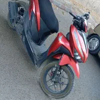 موتور قرمز خوش رکاب
