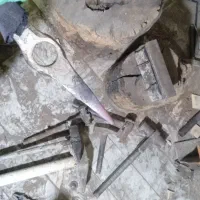 کلنگ ، قلم،تیشه تیز کنی ،اهنگری، چاقو تیز کنی|ابزارآلات|بیرجند, |دیوار