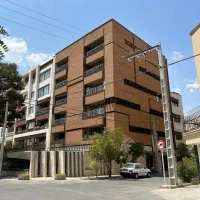 همکاری با سنگکار و مجریان ساختمان